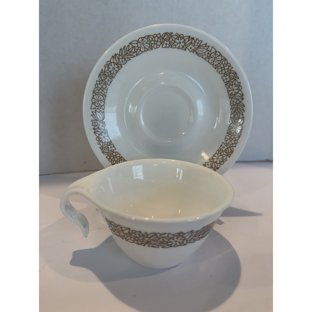 Vintage Corelle Woodland Leaves Design With Hook Cup and Saucers Set of 6